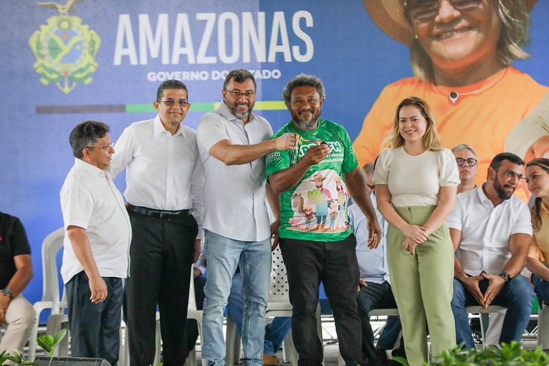 Governo do Amazonas amplia investimentos no setor primário com entrega de insumos e equipamento agrícolas