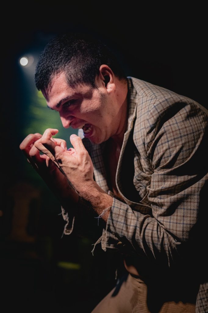 Companhia Soufflé de Bodó lança Programa 2025 com a peça “Alice Músculo + 2” e o livro “Tetralogia da Família”