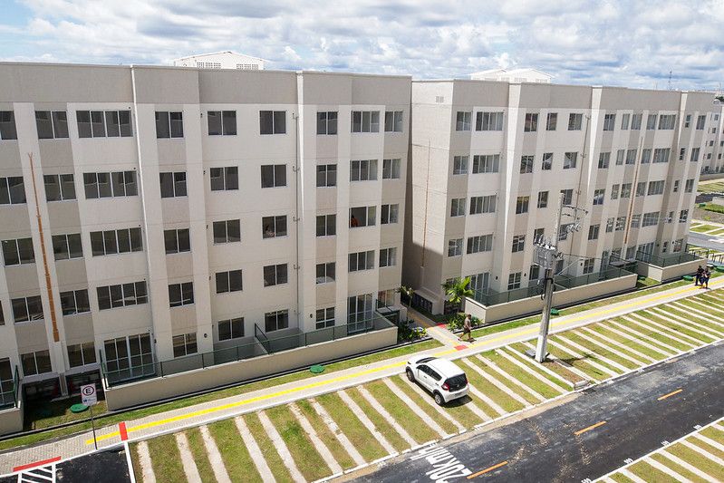 Famílias beneficiadas com subsídio do Amazonas Meu Lar começam a receber as chaves dos apartamentos