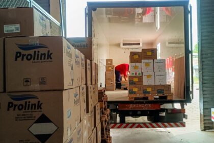 Operação Cheia 2025: Governo do Amazonas inicia envio de kits de medicamentos para municípios afetados