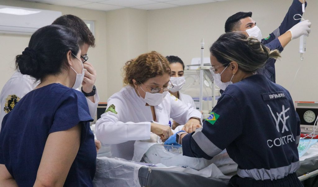 Gêmeas siamesas passam por novos exames de imagem no Hospital Francisca Mendes