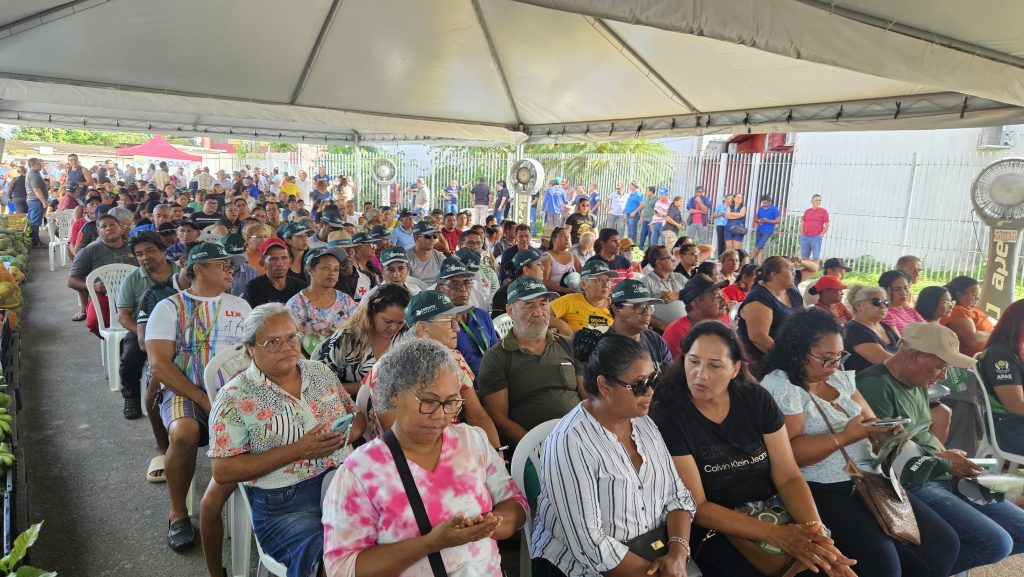 Governo do Amazonas entrega R$ 1,6 milhão em crédito rural para agricultores de Rio Preto da Eva