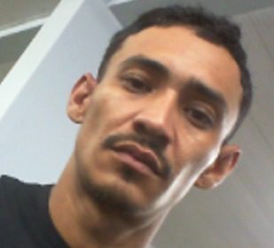 PC-AM divulga imagem de casal procurado por extorquir R$ 30 mil de pai e filho em sequestro relâmpago