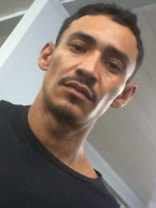 PC-AM divulga imagem de casal procurado por extorquir R$ 30 mil de pai e filho em sequestro relâmpago