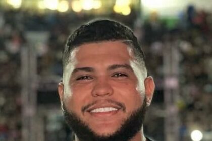 Polícia Civil divulga imagem de cantor suspeito de agredir companheira em Manaus