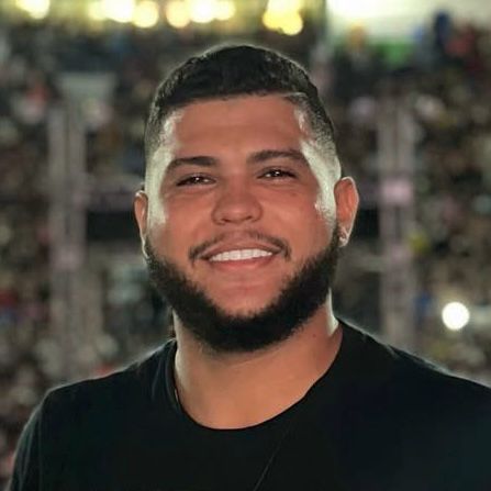 Polícia Civil divulga imagem de cantor suspeito de agredir companheira em Manaus