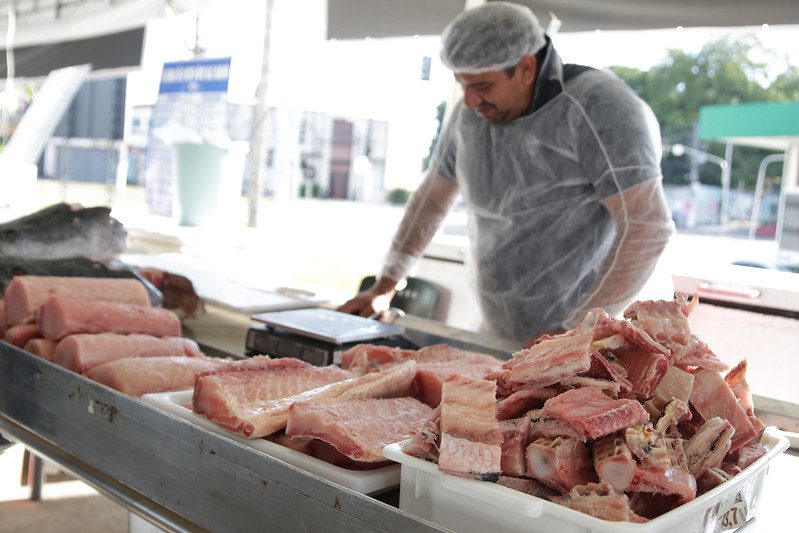Feirão do Pescado da ADS: Preço e qualidade atraem consumidores no primeiro dia de vendas