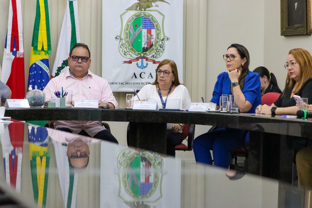 Reunião da Câmara Setorial do Comércio e Serviços discute medidas para melhorar o comércio local