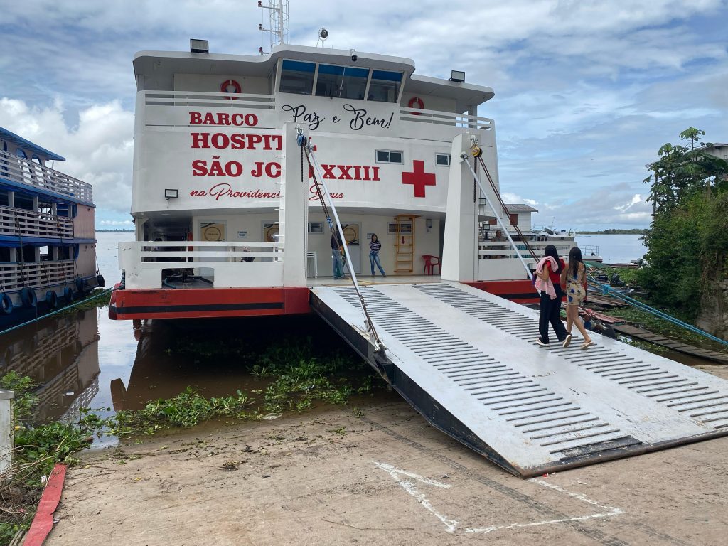 Em nova expedição, Barco Hospital São João XXIII retoma atendimentos em Itacoatiara