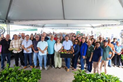 Governo do Amazonas realiza entregas ao setor primário de Rio Preto da Eva