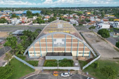 Governo do Amazonas avança na revitalização do Ginásio Elias Assayag, principal espaço esportivo de Parintins