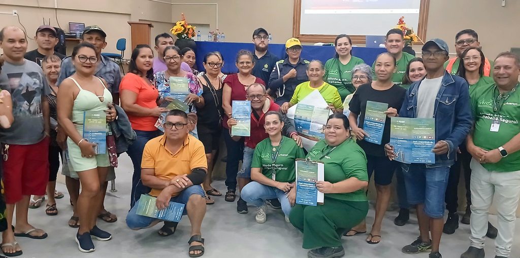 Prosai Parintins: UGPE reúne moradores para tratar sobre atualizações do programa e segurança nas obras