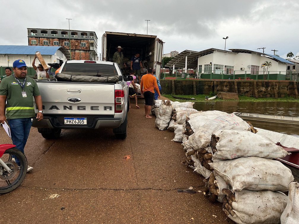 Em Manaquiri, Idam entrega de 18,3 toneladas de alimentos por meio do PAA