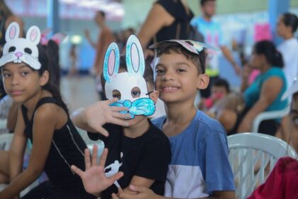 Crianças e adultos participam do encerramento da 4ª Caravana da Páscoa no Centro de Convivência Magdalena Arce Daou
