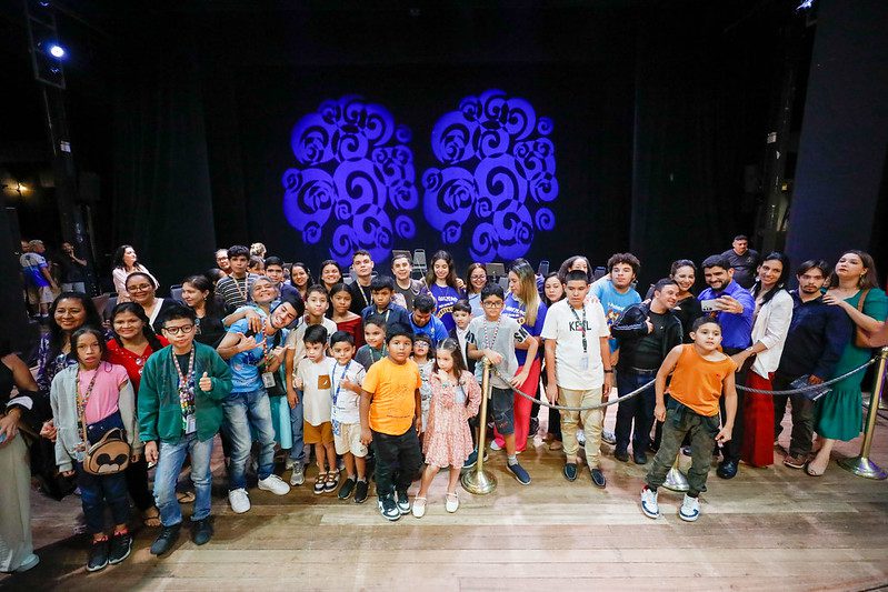 Teatro Amazonas vive noite de inclusão com a Ópera no Mundo Azul