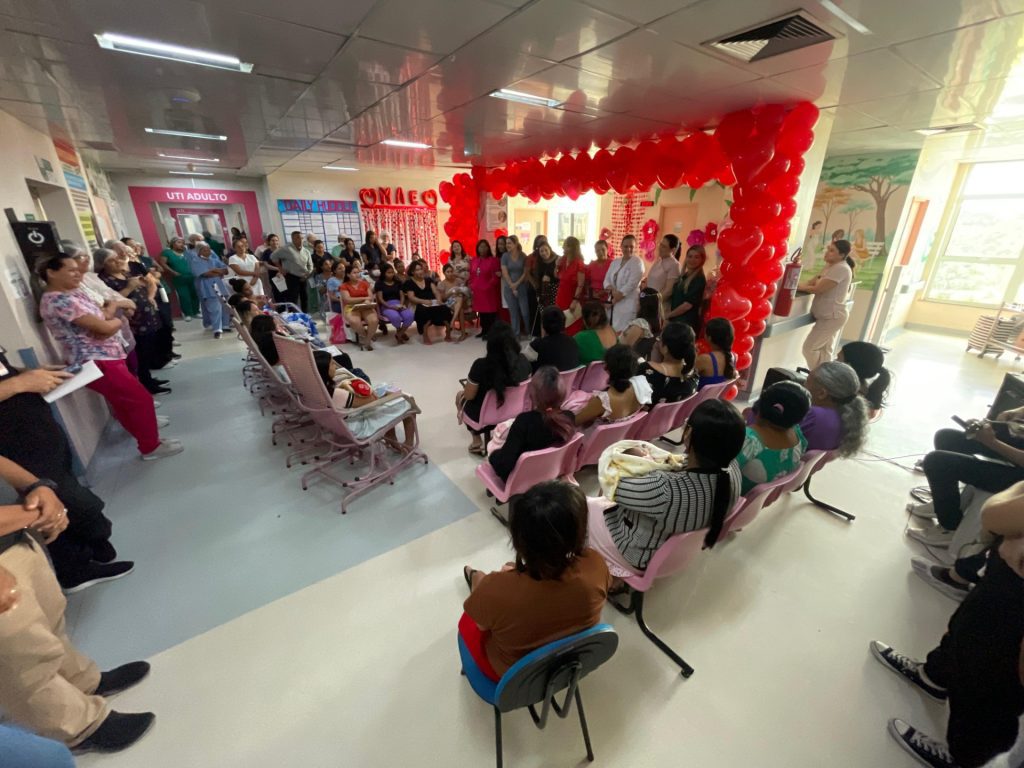 Instituto Dona Lindu faz homenagem a mães de bebês internados