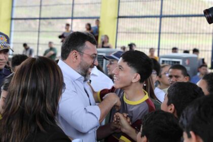 Comunidade escolar aprova retorno do modelo cívico-militar na EETI Profª Tereza Siqueira Tupinambá