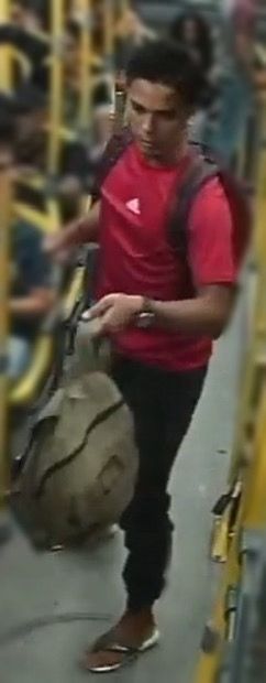 Polícia Civil divulga imagens de três homens procurados por roubo a ônibus em Manaus