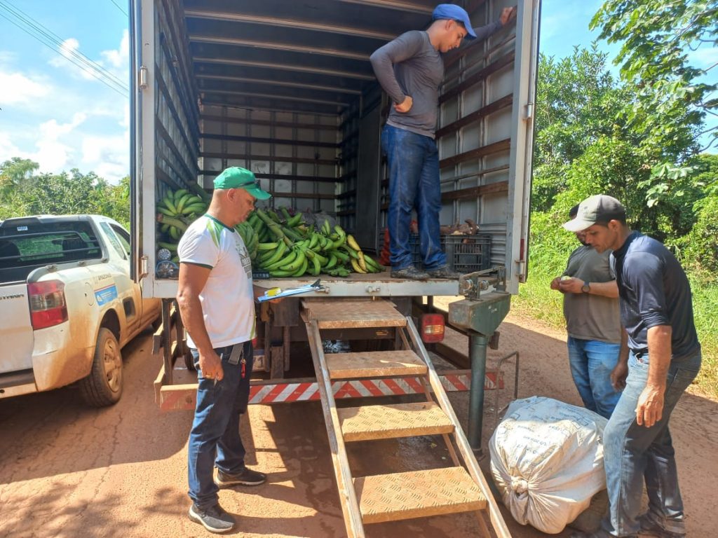 Governo do Amazonas adquire alimentos de produtores rurais em Boca do Acre