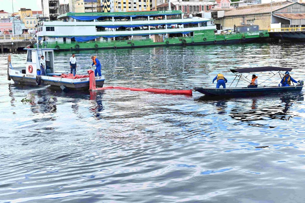 Ipaam fiscaliza simulado de emergência ambiental no Porto de Manaus
