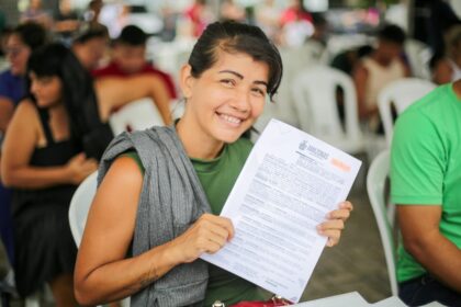 Governo do Amazonas realiza pagamento a 105 beneficiários do Prosamin+ com solução de moradia