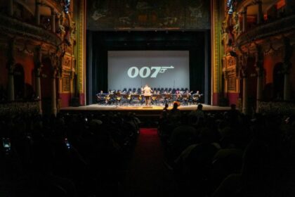 Orquestra de Violões e Coral do Liceu encantam o público no Teatro Amazonas com espetáculo de trilha de filmes e séries