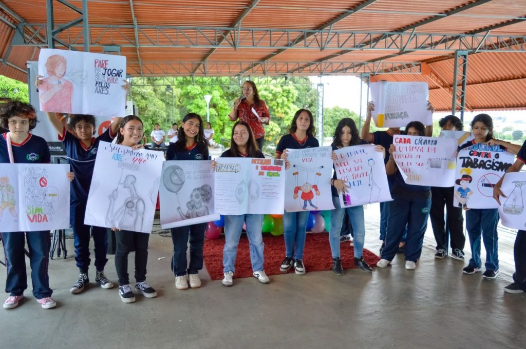 SES-AM reforça combate ao tabagismo em ação educativa na Vila Olímpica