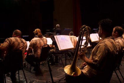 Teatro da Instalação comemora 24 anos com casa lotada e show da Amazonas Band