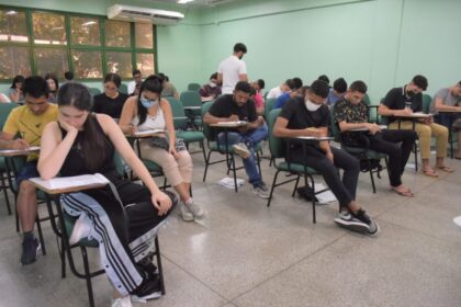 AprovENS, curso pré-vestibular da UEA, divulga 52 vagas remanescentes para aulas presenciais