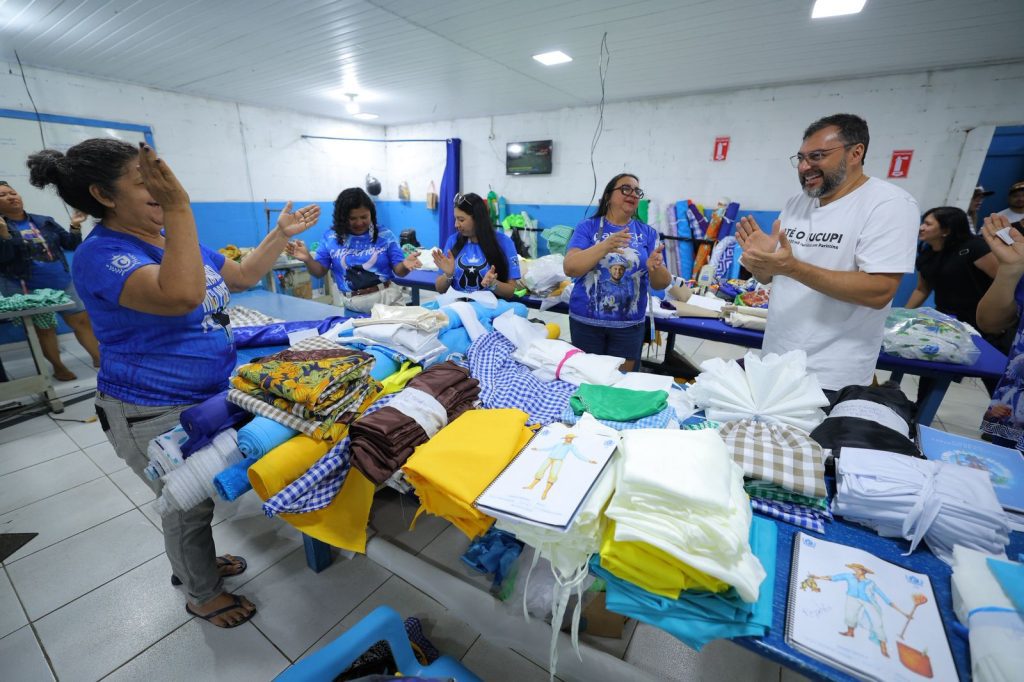 Governador Wilson Lima destaca atuação dos bastidores de costureiras e trabalhadores dos bois Caprichoso e Garantido