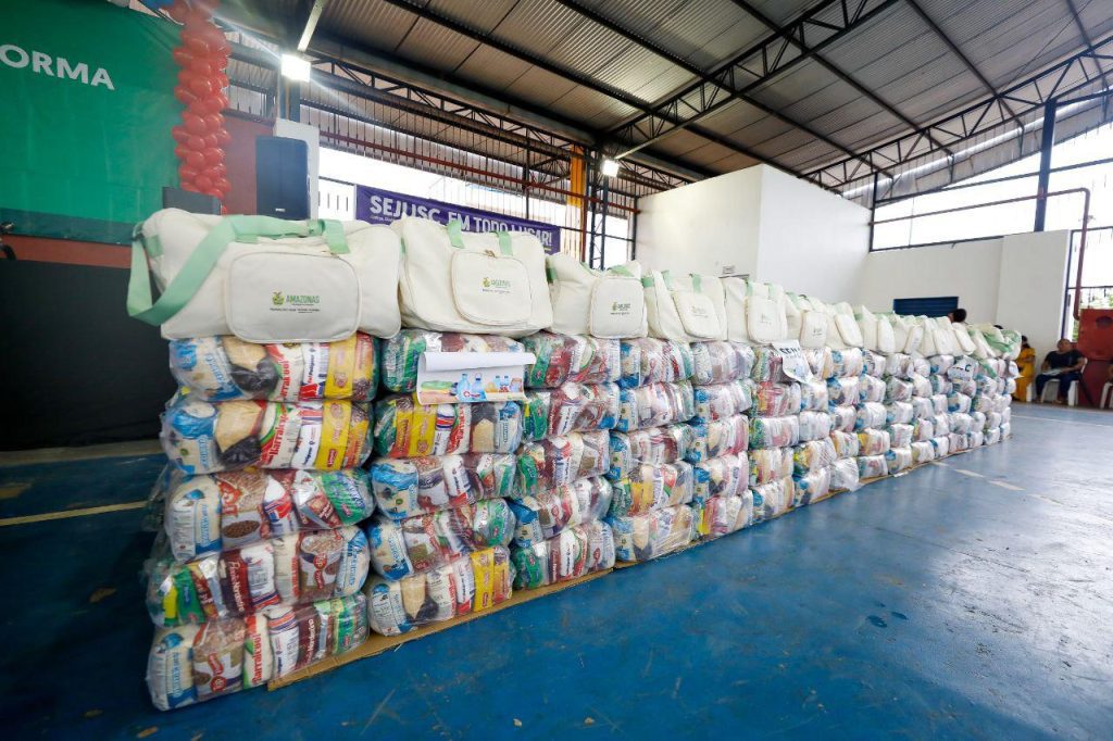 Governador Wilson Lima destina 3,6 toneladas de alimentos à população em situação de vulnerabilidade no município de Barreirinha