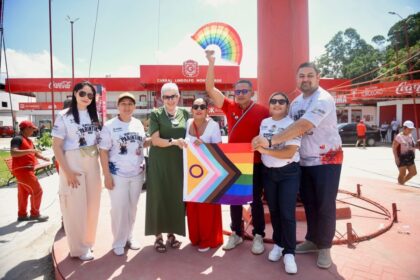 Festival de Parintins 2025: Pelo terceiro ano consecutivo, Sejusc e movimento LGBTQIAPN+ hasteiam bandeira da diversidade em currais