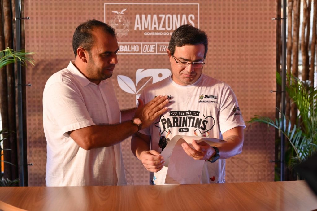 Festival de Parintins 2025: Ipaam entrega licença para novo porto flutuante