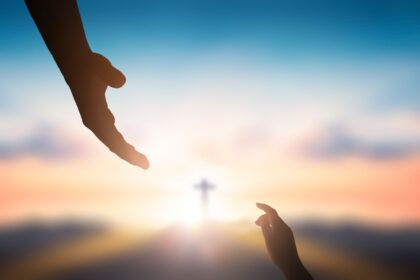 A Voz que Diz: “Tu Estás Aqui”. O Consolo da Presença de Deus