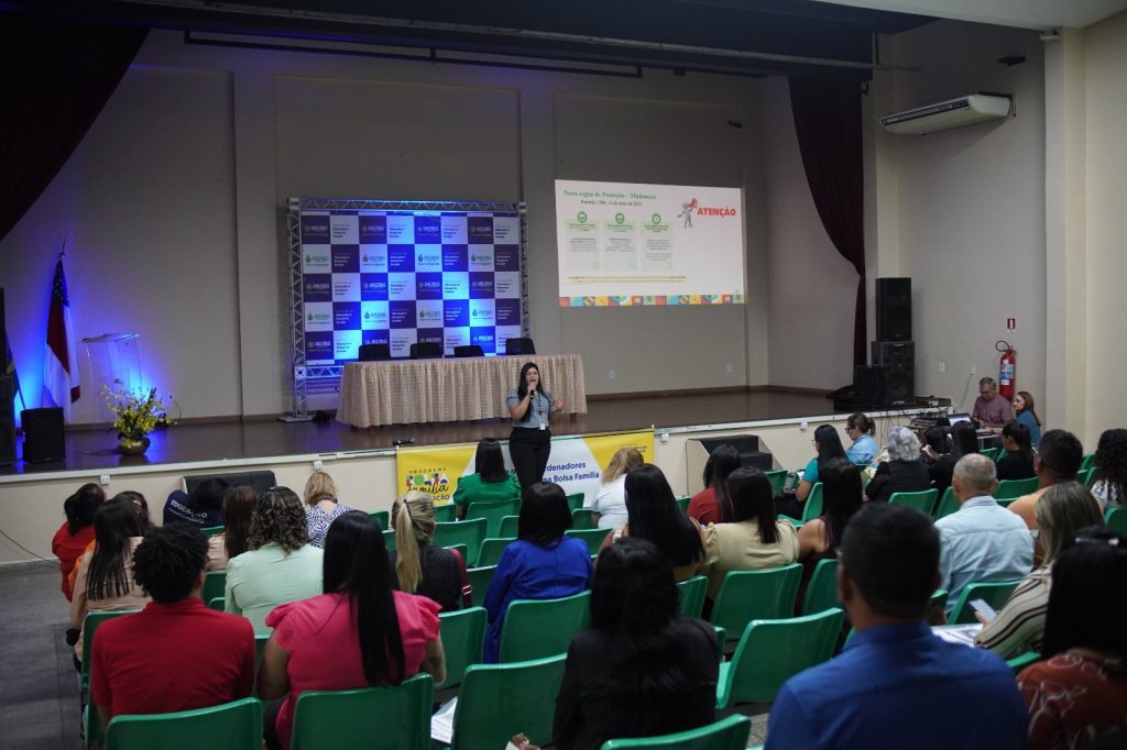 Coordenadores municipais do Bolsa Família participam de encontro formativo na Secretaria de Educação