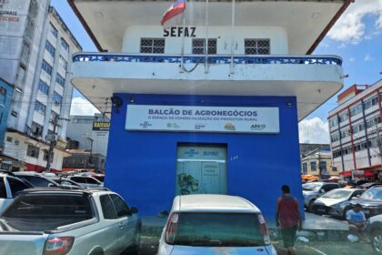 No Centro de Manaus, Idam oferece atendimento a agricultores e pescadores no Balcão de Agronegócios