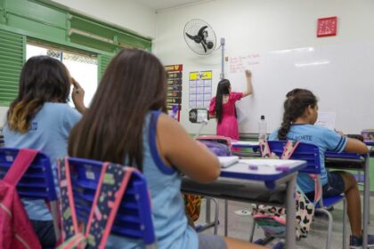 Comissão debate plano de carreira dos servidores do Ministério da Educação