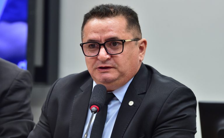 Comissão aprova projeto que cria vestibular especial para ingresso de pessoa idosa em universidade