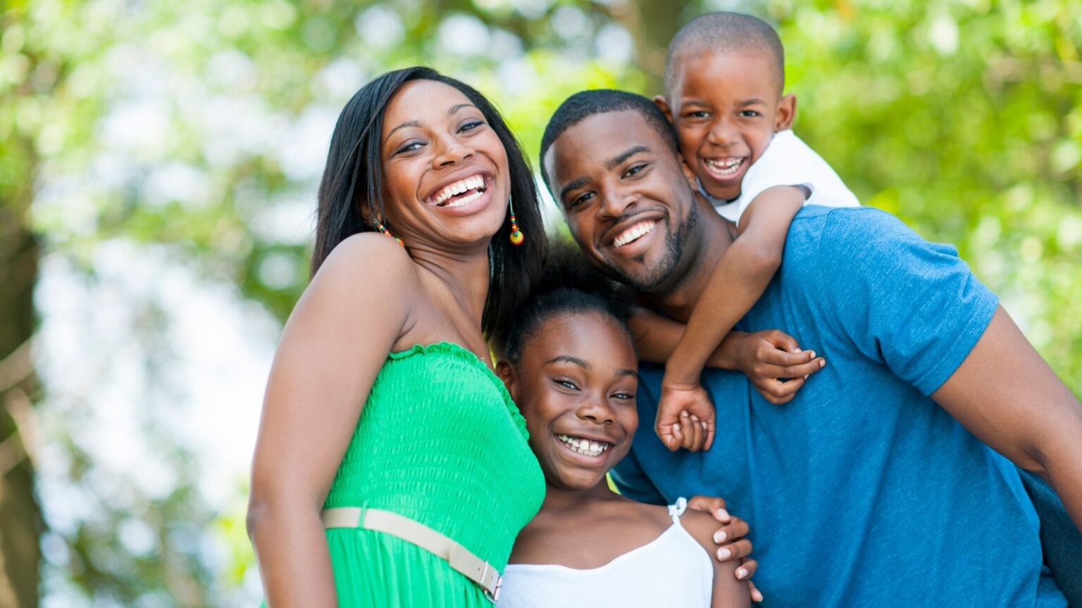 Luz que Guia o Lar: A Presença de Jesus nas Decisões da Família