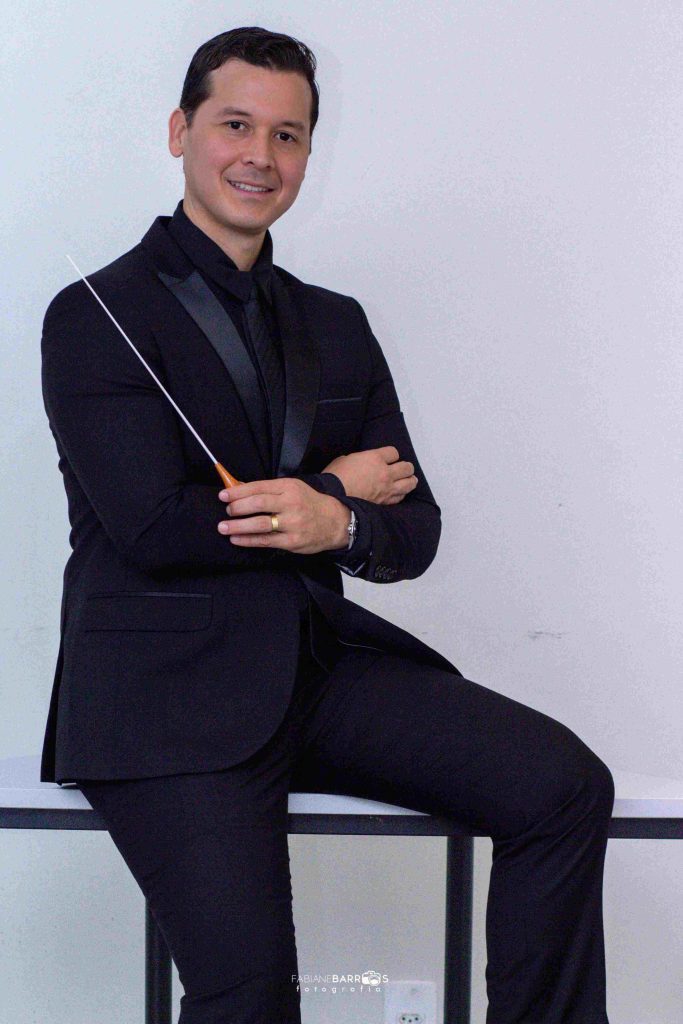 Solistas da Orquestra de Violões do Amazonas e Orquestra Sinfônica do Instituto Boa Vista de Música se apresentam no Teatro Amazonas