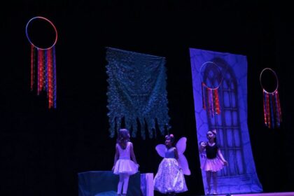 Espatódea Trupe celebra dez anos levando encanto e aprendizado ao palco do Teatro Amazonas