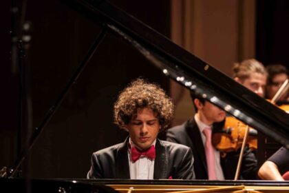 Um dos principais pianistas do Brasil, Fabio Martino se apresenta com a Amazonas Filarmônica em Manaus