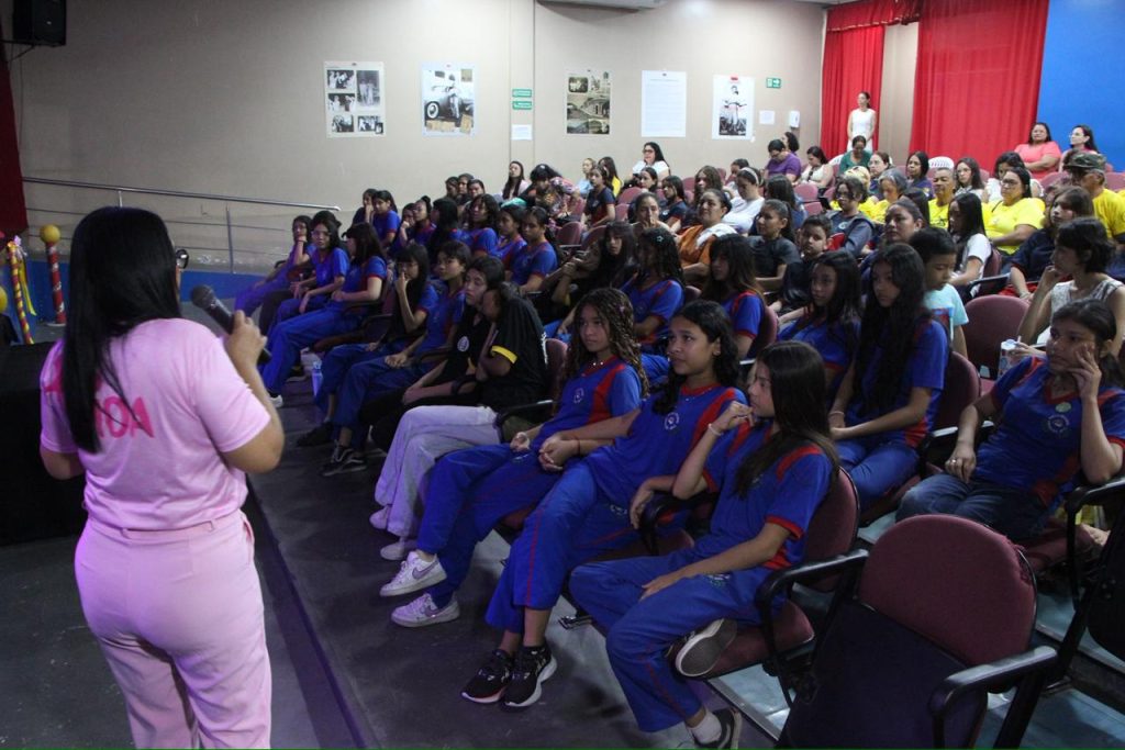 “Me senti acolhida pela primeira vez”, diz adolescente contemplada pelo Dignidade Menstrual