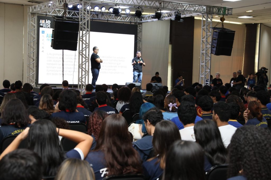 Mais de 2 mil alunos da rede estadual do Amazonas participam do “Aulão na Rede” 2025