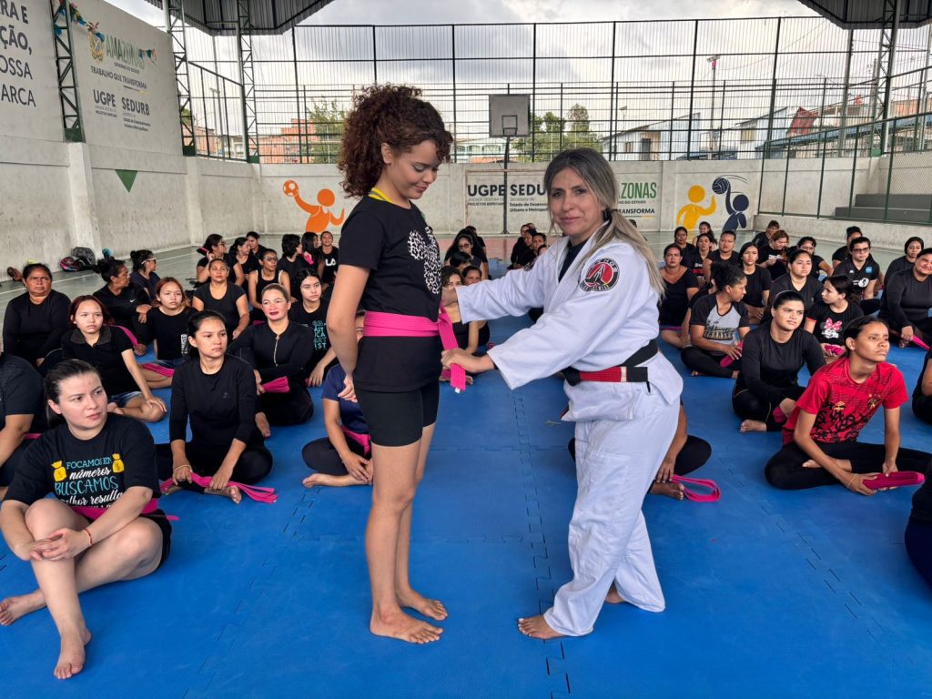 Mulheres da zona leste viveram uma manhã de aprendizado e movimento no Curso de Defesa Pessoal Feminina