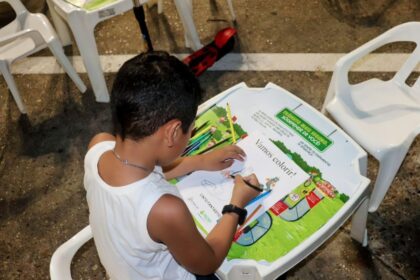 Detran-AM leva atividades interativas de conscientização ao bairro Ponta Negra