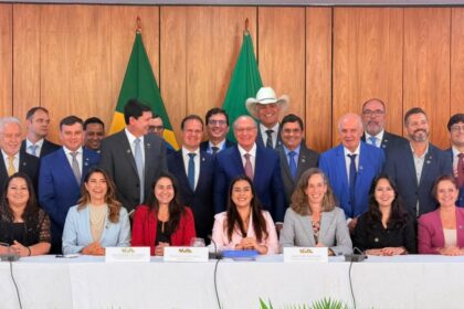 Sedecti participa de reunião no Palácio do Planalto sobre políticas de investimentos e comércio exterior