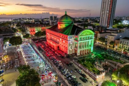 Concerto de Natal reúne Coral do Amazonas e Filarmônica no palco do Teatro Amazonas