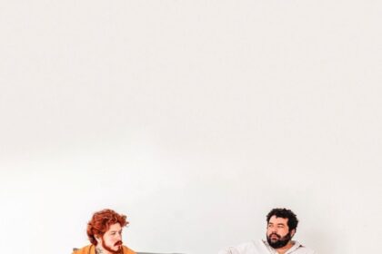 Teatro Gebes Medeiros recebe espetáculos ‘Sebastião’ e ‘Ensaio de Despedida’ neste fim de semana