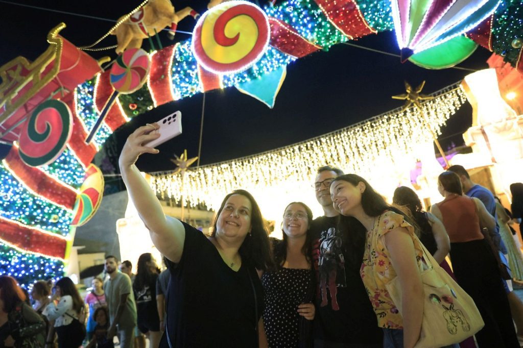 ‘O Mundo Encantado do Natal’ inicia programação no Largo de São Sebastião nesta segunda-feira